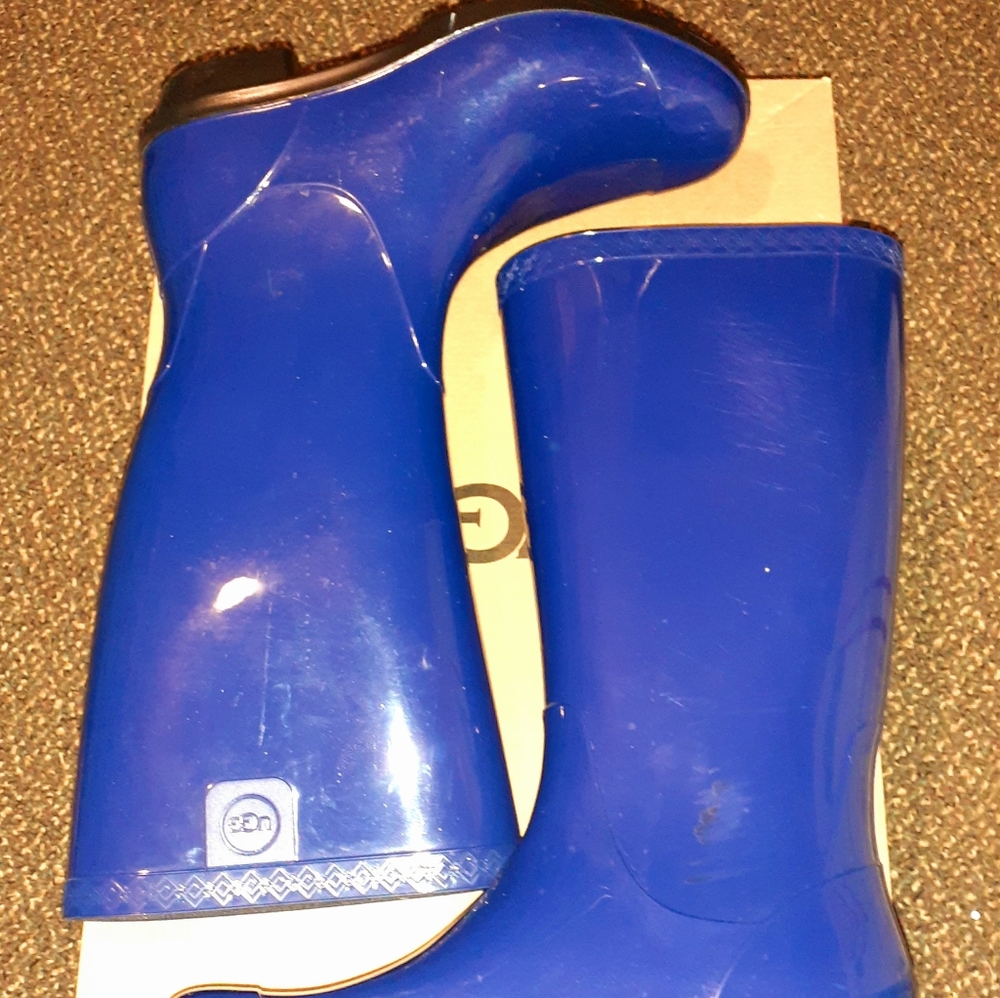WOMEN'S UGGS RAIN BOOTS! SIZE 7